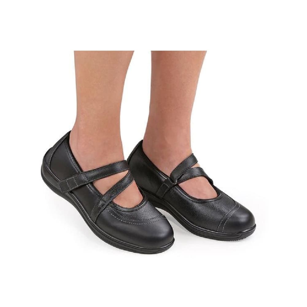 Woman wearing Orthofeet Women's Celina Dress Shoes