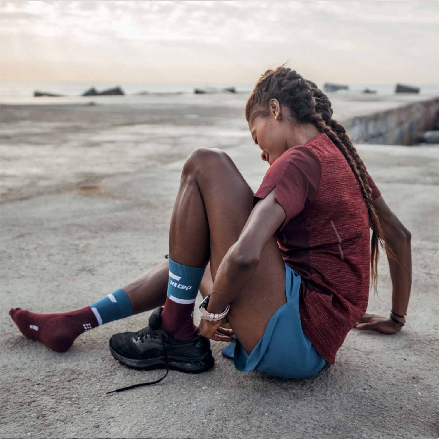 CEP Women's The Run Mid Cut Compression Socks 4.0 Petrol Dark Red