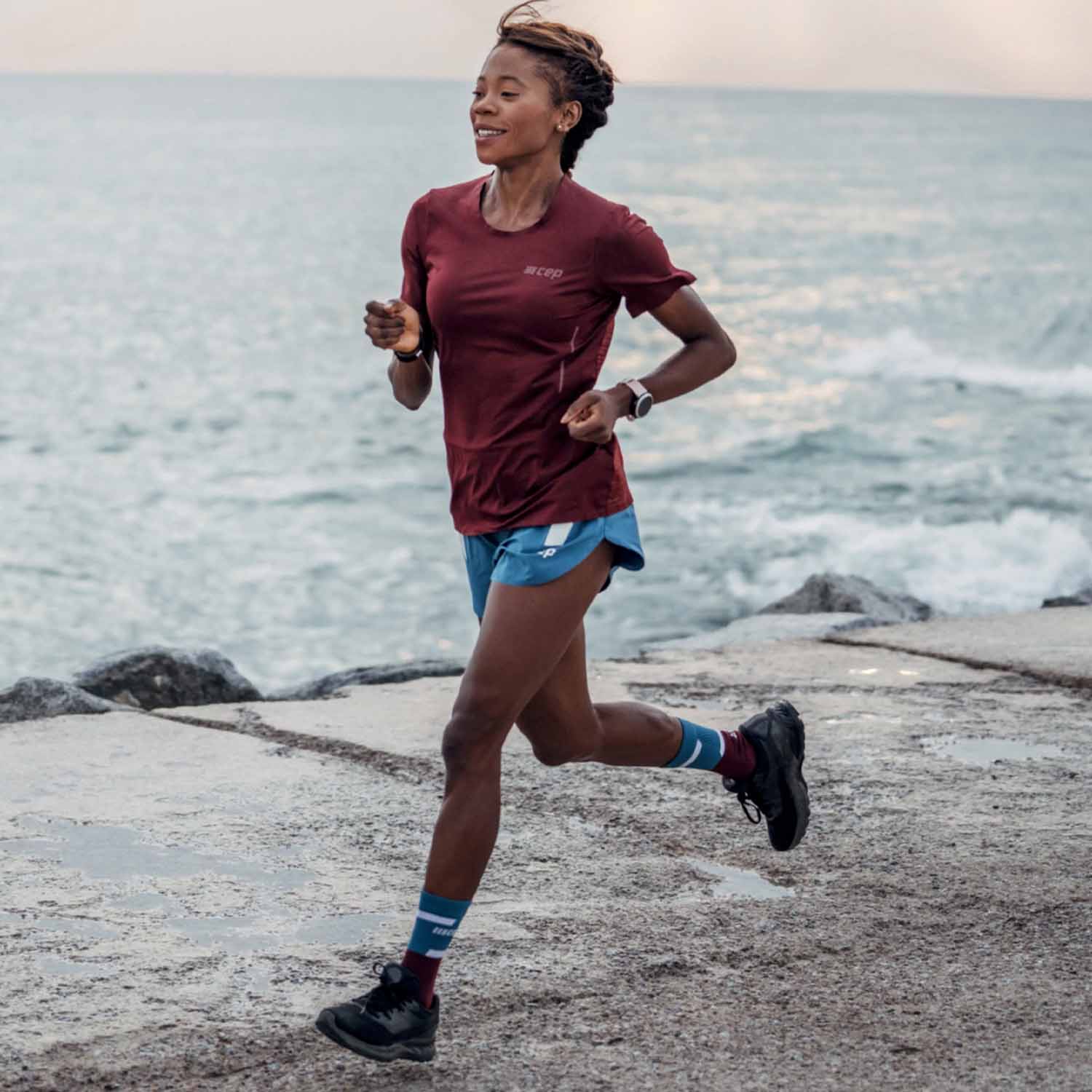 CEP Women's The Run Mid Cut Compression Socks 4.0 Petrol Dark Red