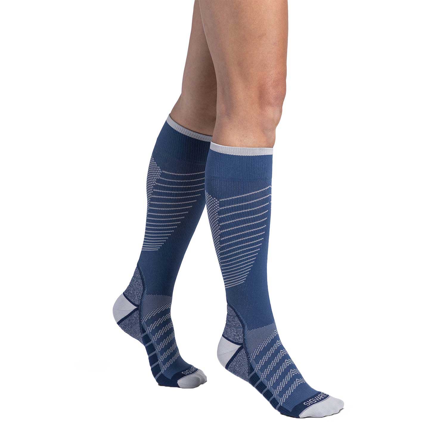 Sigvaris 432 Motion Flow Tech Knee High Socks - 20-30 mmHg | Ames Walker