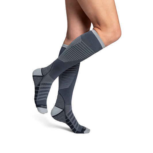 Sigvaris 432 Motion Flow Tech Knee High Socks 20-30 mmHg - Sigvaris 432 Motion Flow Tech Knee High Socks - 20-30 mmHg Slate