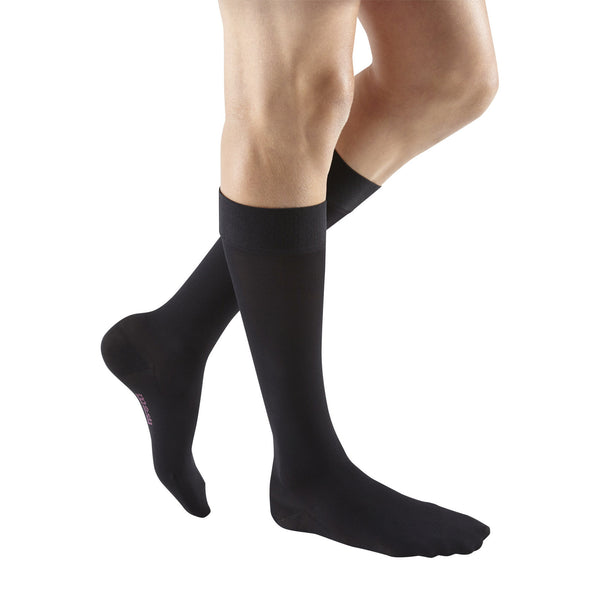 Medi Plus Closed Toe Knee Highs w/Silicone Dot Band - 30-40 mmHg - Black